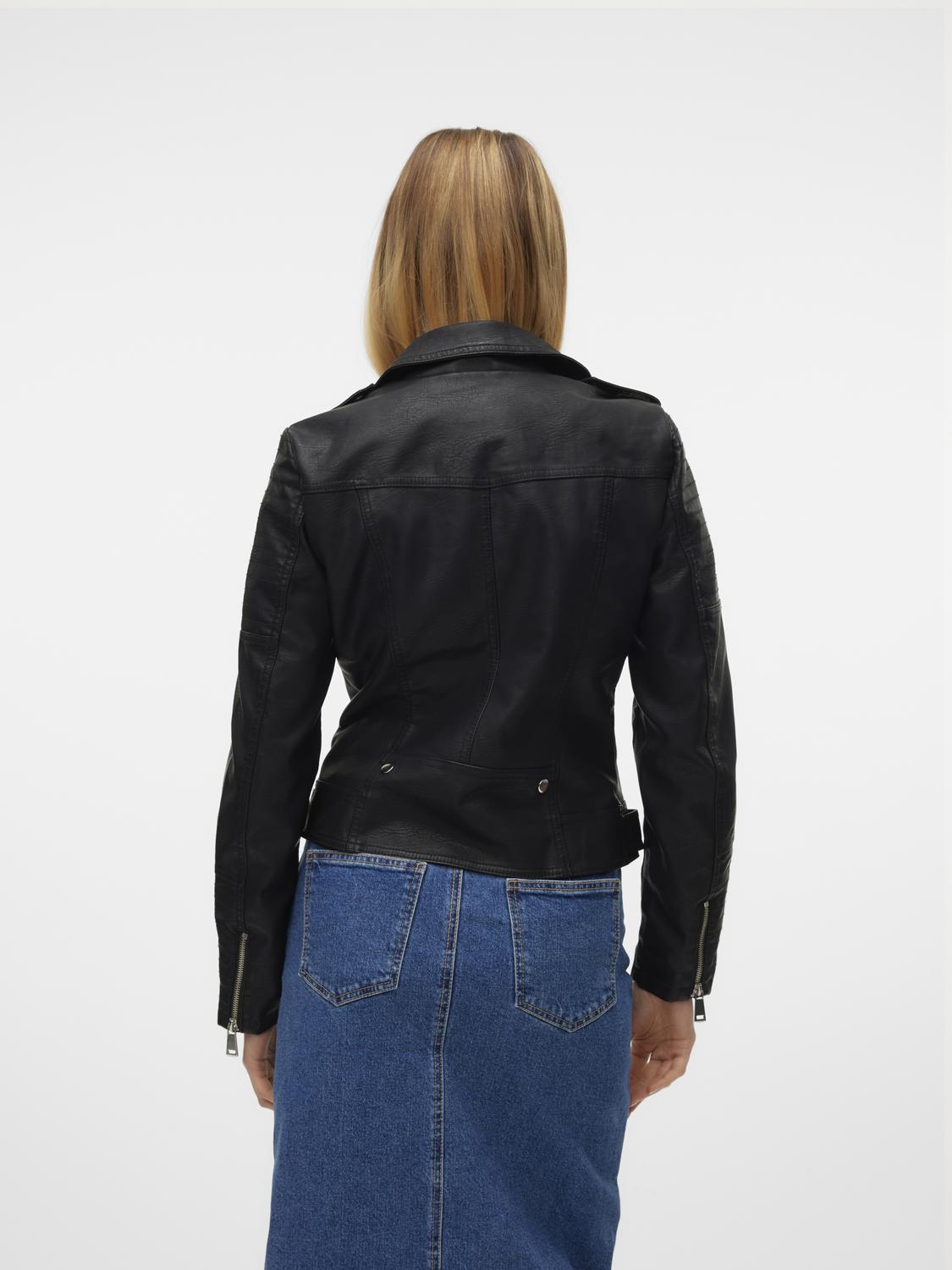 model_shot-back